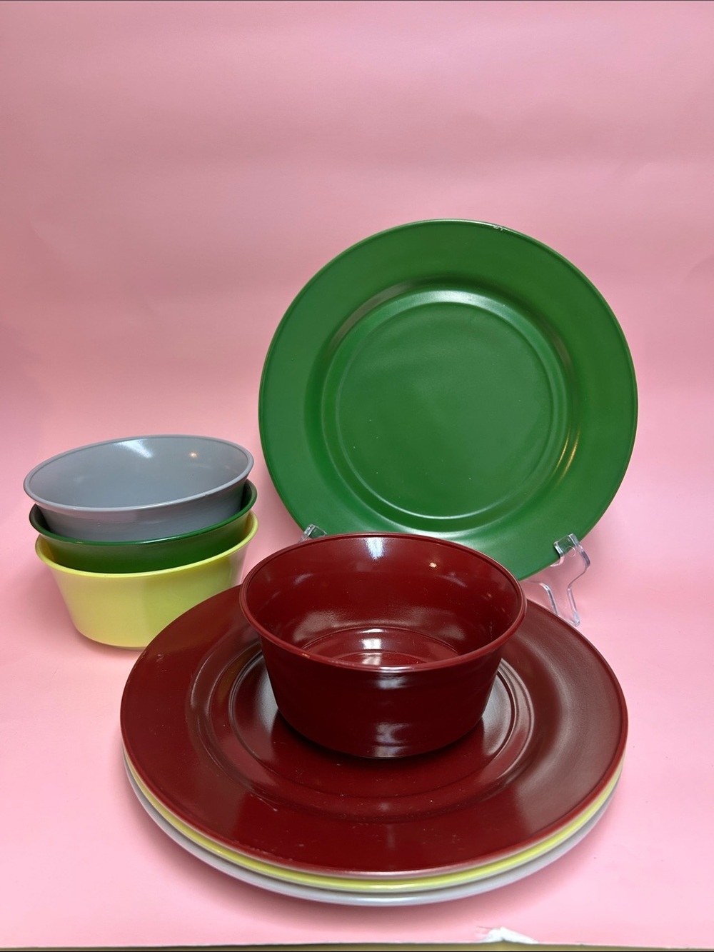 Vintage Hazel Atlas Milk Glass Ovide Platonite Set of 4 bowls & plates
Colorful